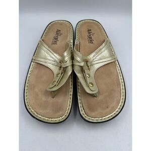 Alegria Sandals Gold Patent Leather Comfort Thong Womens 38 7.5 US POR 120 READ